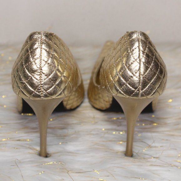 Anne Michelle Vintage Metallic Gold Quilted Heels - Picture 6 of 6